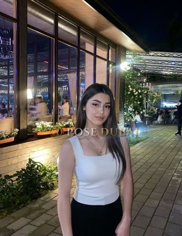 Taniya, 22, escort in Dubai — Indian, 167 cm (photo 1 of 4)